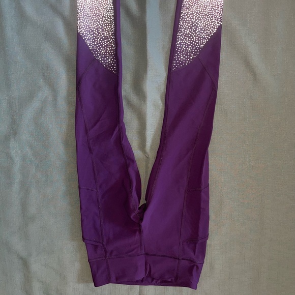 Lululemon Tight Stuff Tight~SIZE:4~ Wine Berry / Bon Bon - Picture 2 of 6